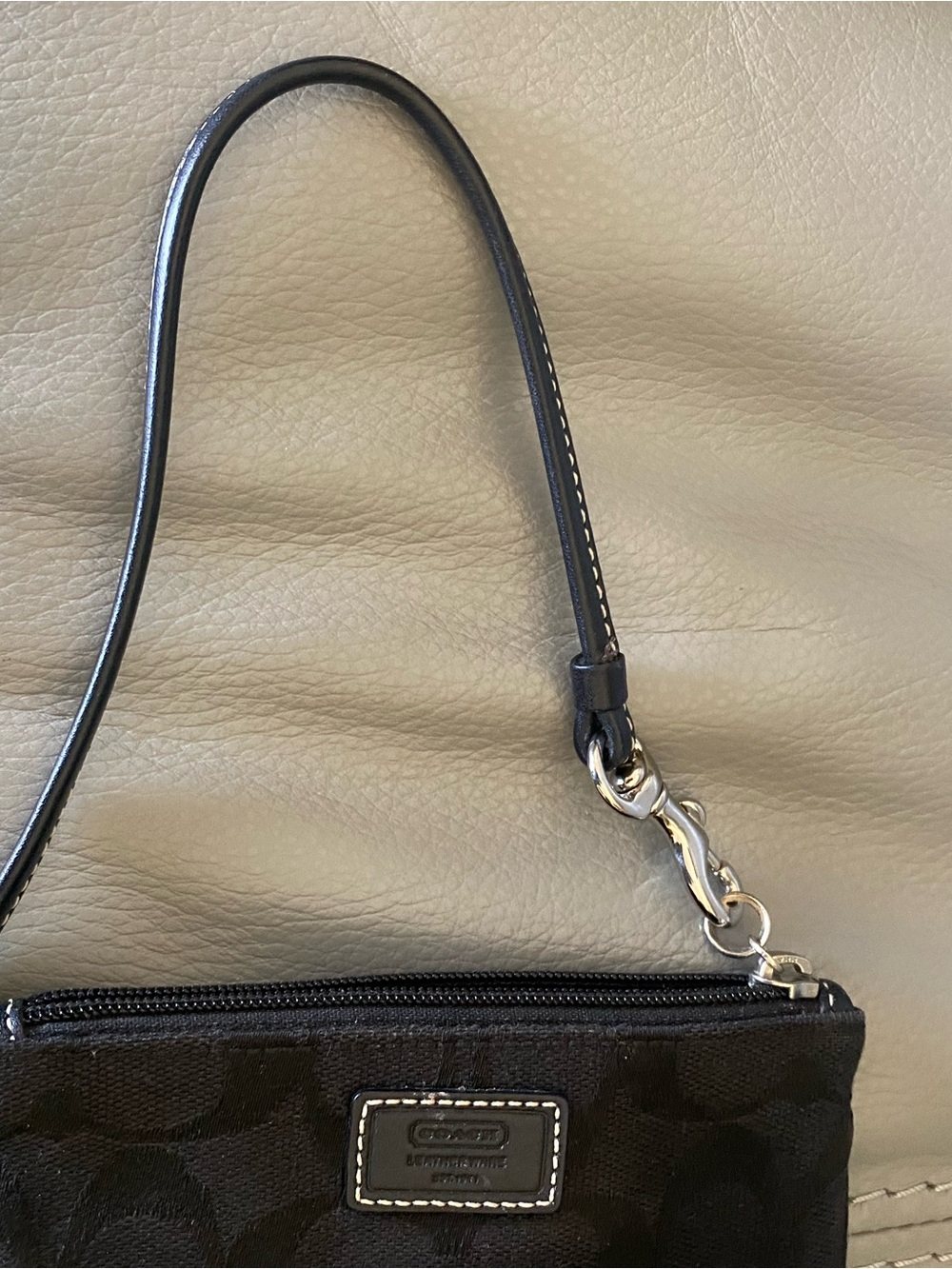 Coach Black Signature Wristlet - Picture 4 of 7